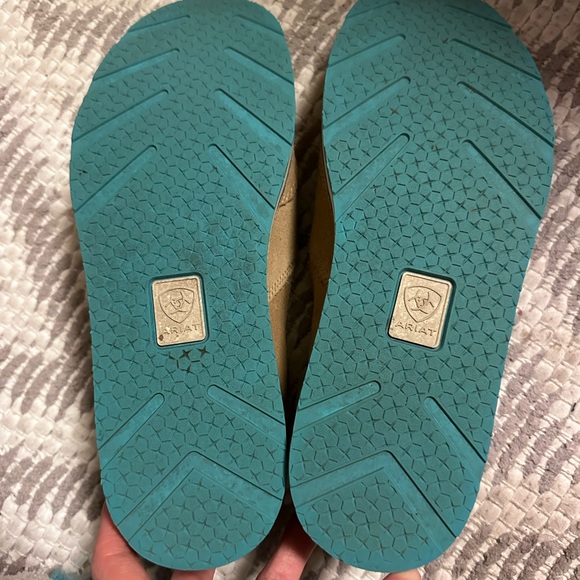 Women’s Ariat cruisers (7) - Picture 3 of 3